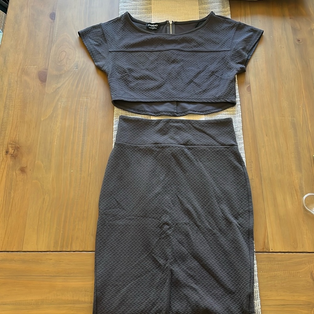 Bebe  Small 2 piece gray  cropped top and skirt